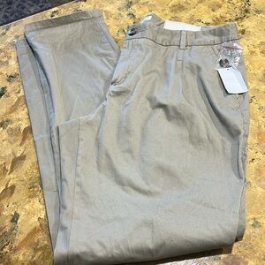 Women khaki with tag